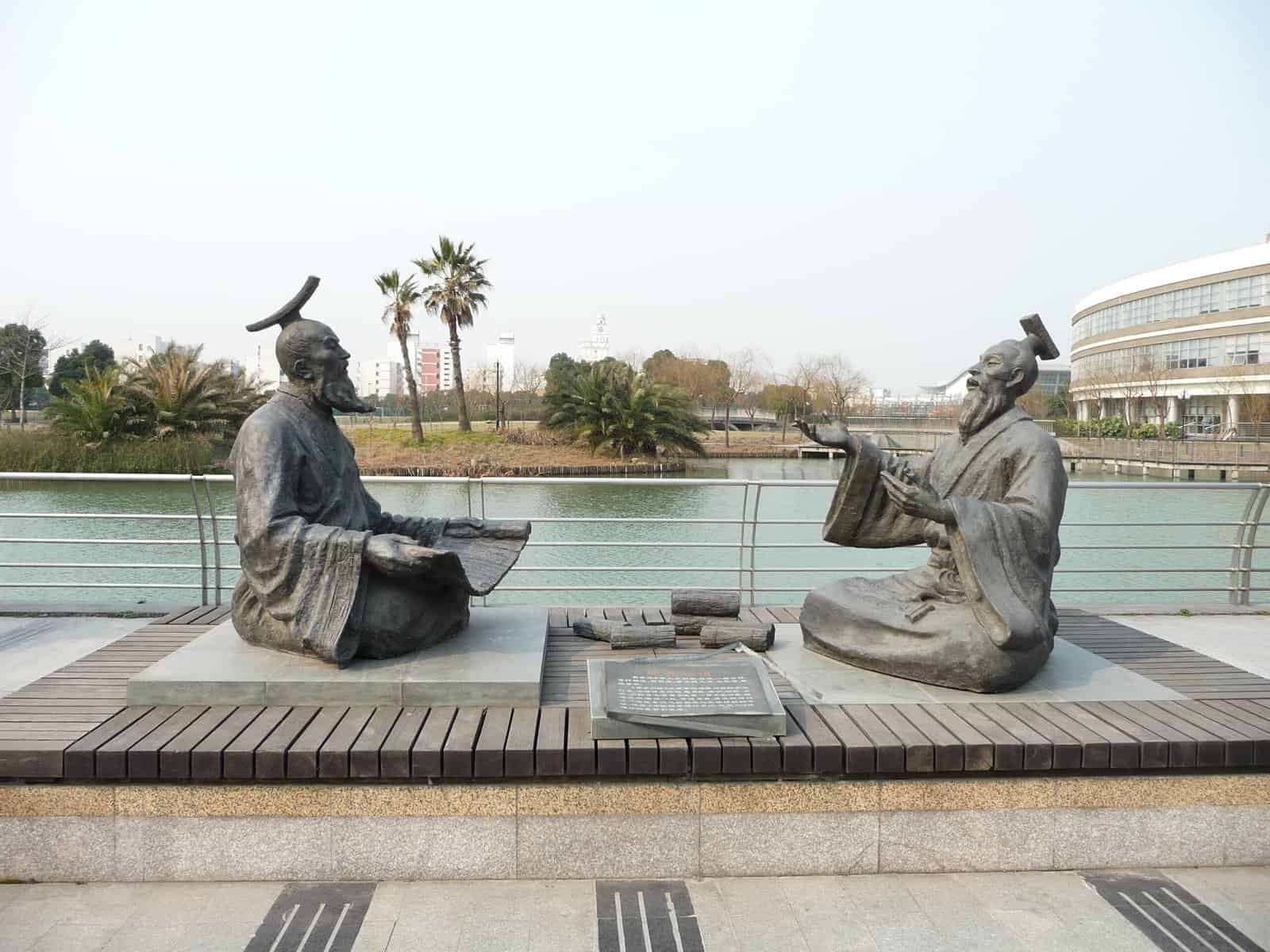 Sabiduría y paz en escultura de antiguos medicoos chinos